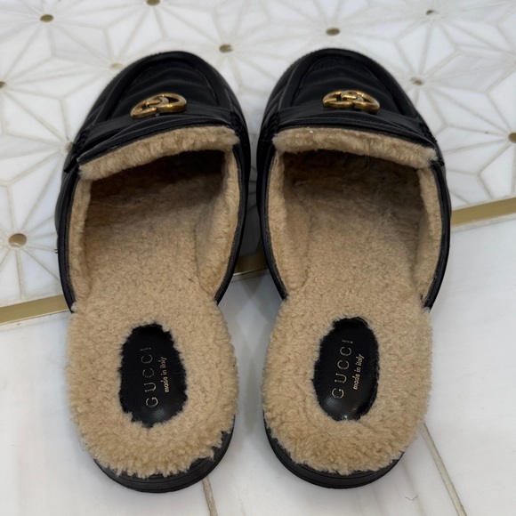 Gucci Black Quilted Leather Slippers with Brushed Gold Gucci Logo - Picture 3 of 9